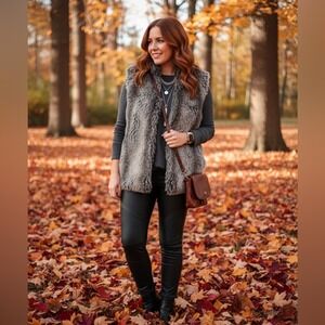 BLASSPORT Womens Reversible Faux Fur Vest Grey Black Zip Front‎ Collar Size M